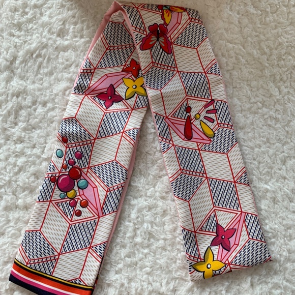 NEW LOUIS VUITTON DAMIER POP UP BANDEAU - M77697 - Picture 2 of 14